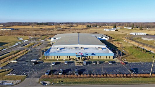 Letecký pohled na výrobní závod v Kendallville, USA