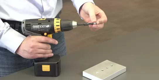 HELICOIL® battery-powered installation tool B-S 824