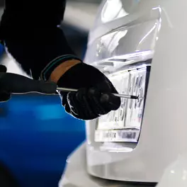 Gắn biển số bằng đai ốc đinh tán đầu chìm RIVKLE®