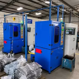 Ein Blick in die Produktion von Nutep S/A Indústria Metalúrgica in Betim, Minas Gerais, Brasilien
