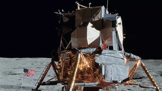 Le module lunaire sur la surface de la Lune, 1969 – avec les filets rapportés HELICOIL®