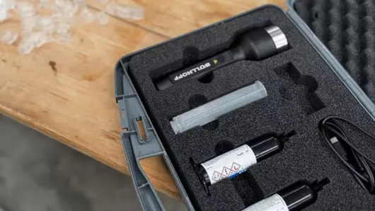 ONSERT® UV handlamp technology in use with a CTU.26 composite part