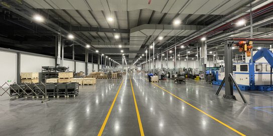 Widok wnętrza nowych hal produkcyjnych w zakładzie Böllhoff w Wuxi (Chiny)