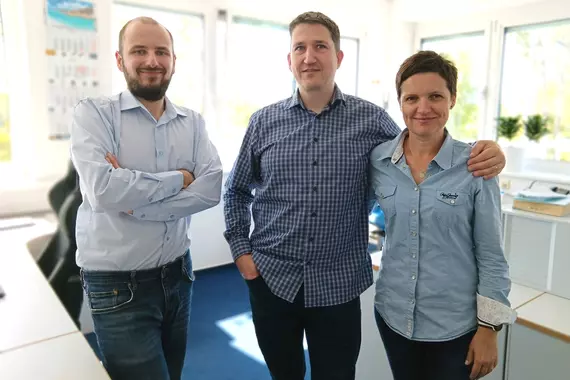 Interní prodejní tým automobilového průmyslu (tři osoby) v pobočce Böllhoff v České republice