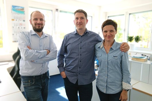 Interní prodejní tým automobilového průmyslu (tři osoby) v pobočce Böllhoff v České republice