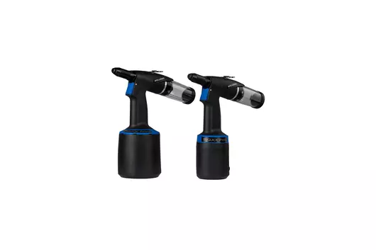 Outils de pose de rivets aveugles Böllhoff RIVQUICK P2010 et P1010 avec collecteurs de tiges, côte à côte sur fond blanc.