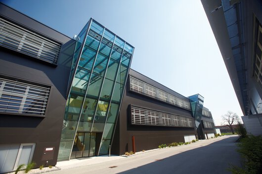 Photo of the entrance to the Austrian offices in Traun near Linz