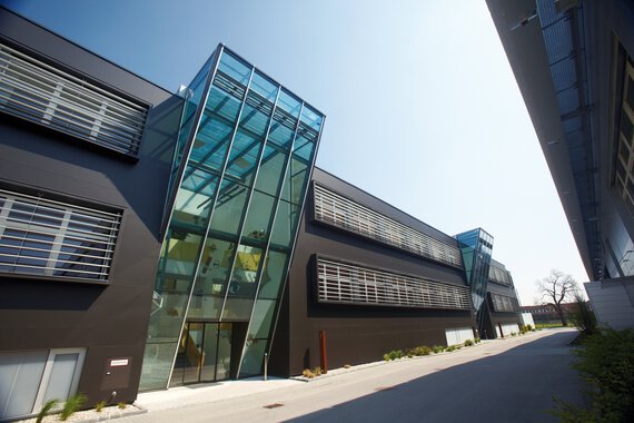 Photo of the entrance to the Austrian offices in Traun near Linz