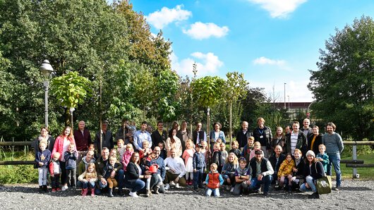 Alle Teilnehmerinnen und Teilnehmer der Böllhoff Baumpflanzaktion am 29. September 2022.