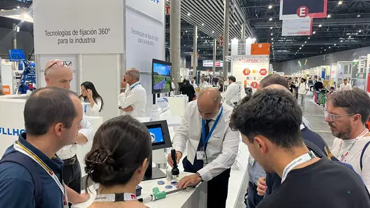 Demo del funcionamiento de la lámpara de curado LED UV para ONSERT®