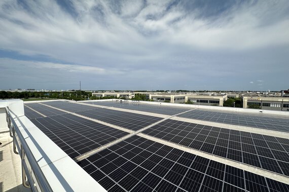 The photovoltaic system on the roof of the new Böllhoff Phase V building complex in Wuxi, China