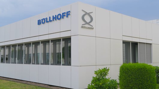 Die Fassade der Kunststofffertigung am Böllhoff Standort in Bielefeld.