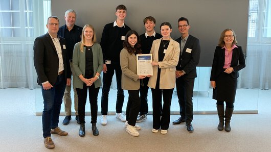 Böllhoff Energie-Scouts 2024 bei der Preisverleihung in der Sparkasse Bielefeld